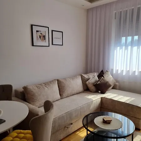 Posebna Prica 2 - Lux *