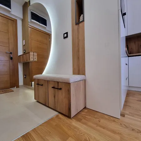 Posebna Prica 2 - Lux * Zlatibor