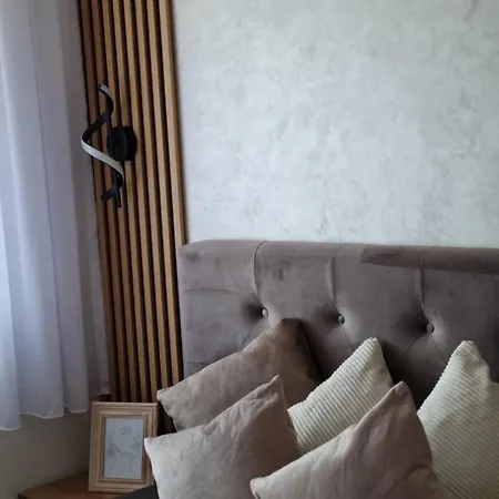 Posebna Prica 2 - Lux