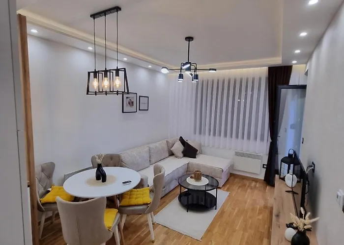 Posebna Prica 2 - Lux * ズラティボール